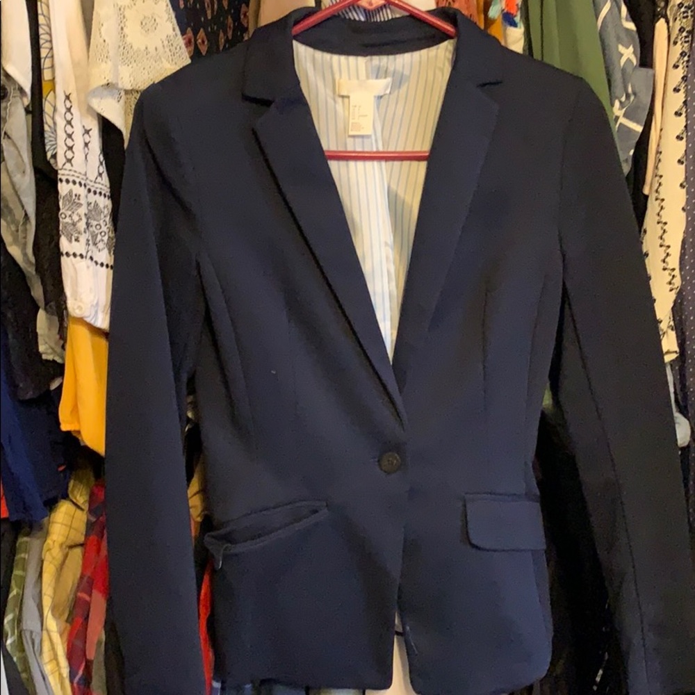 Never worn women’s fitted navy H&M blazer